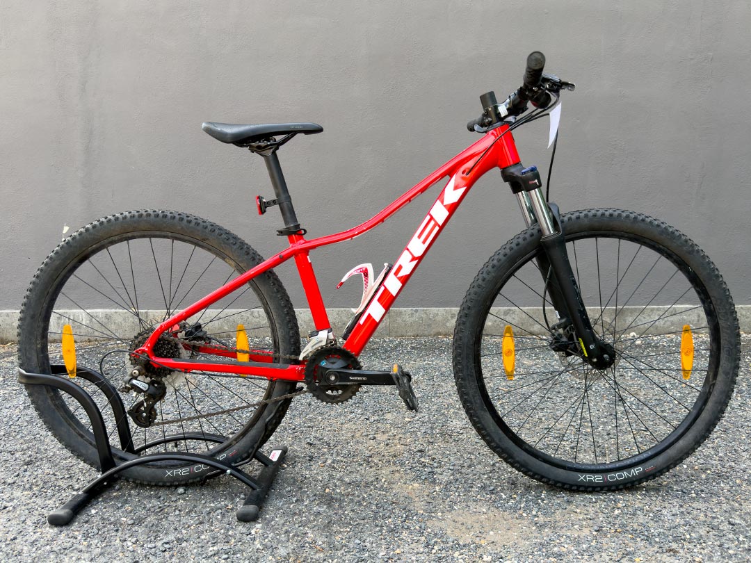 Trek Marlin 5 Gen 2 Radioactive Red taglia S 27.5 usato garantito